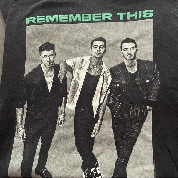 JONAS BROTHERS 2021 Remember This Tour Graphic T-Shirt Small - Picture 4 of 5
